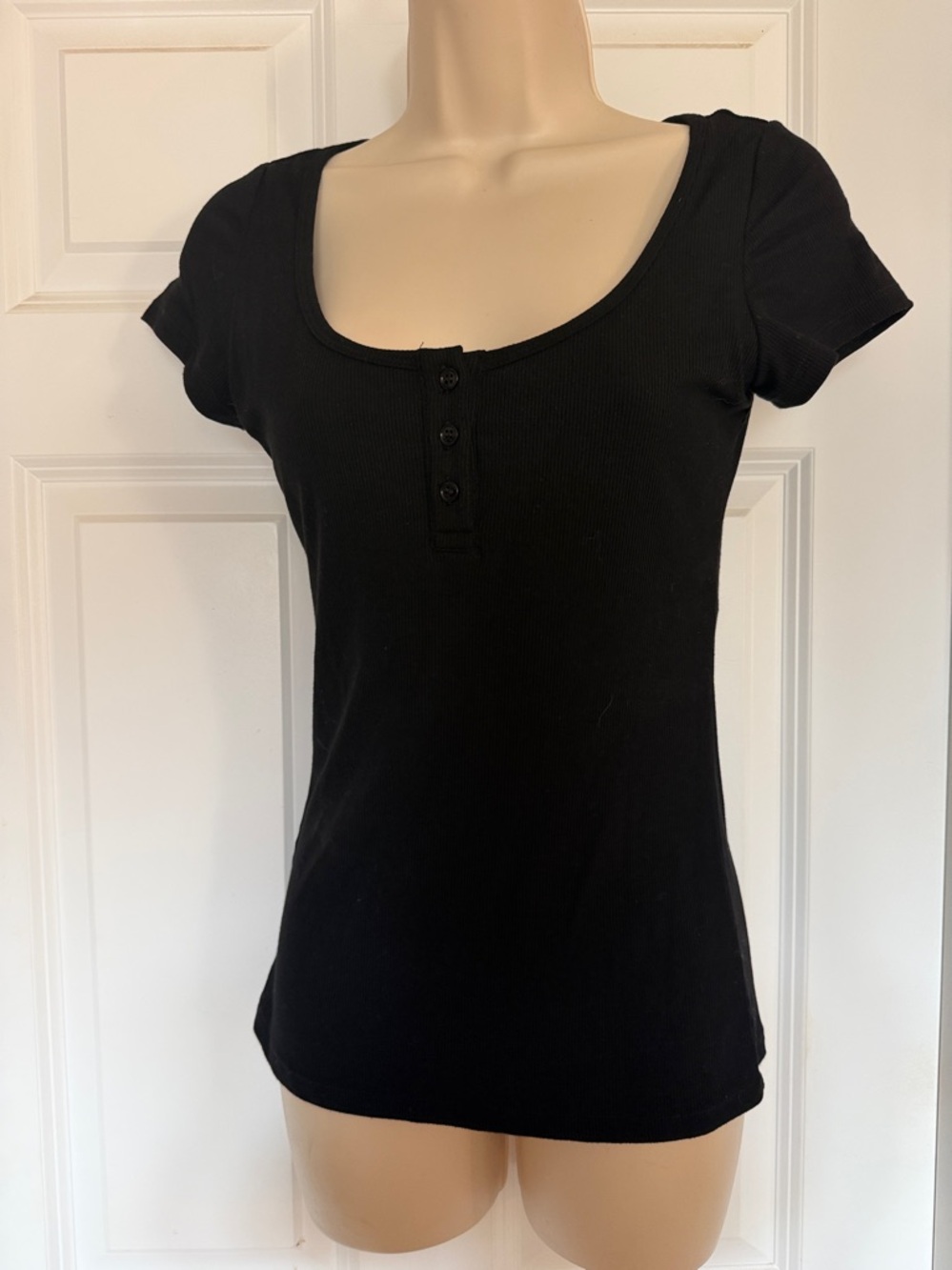 Klassy Network Ribbed Brami Henley Top - Picture 3 of 5
